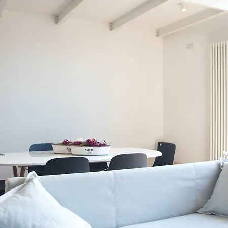 Navigli Rentclass Cristallo Милан